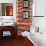 Saint Hotel 3*